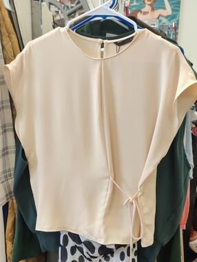 Zara Women's Soft Yellow Cream Short-Sleeve Tie-Detail Blouse